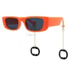 Design de luxe lettres de mode chaînes de lunettes boucle d'oreille pendentif lunettes de soleil accessoires avec boucle en gel de silice pour femmes lunettes de soleil lunettes décoration colorée