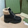 Markenstiefel, Designer-Designstiefel, Leder-Schnürsneaker für Damen, Martin. Modische Plüschstiefel mit hohen Absätzen. Halten Sie im Winter warm