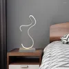 Lampade da tavolo Lampada da comodino Bianco freddo Spirale Curva Scrivania Luce calda per soggiorno Letto Illuminazione da lettura ZM1026Moderno semplice LED