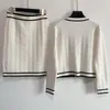Robes décontractées pull skir deux pièces jupe manches à manches courtes en tissu en tricot en tricot de créateur causual vêtements de tricot 2 designs différents