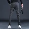 Męskie spodnie jesień mężczyźni w krato moda swobodny ciemnoszary szczupły dopasowanie prosty elastyczna talia śladowe spodnie CP2103