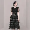 سراويل من قطعتين للسيدات JSXDHK Runway Fashion Summer Mesh Set Women v Neck Polka Dot Lace Up Black Tops Layers Cake Cake Suits Long Skirt