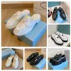 Slippers Slippers مصمم نساء Loafer أعلى جودة البغال الكلاسيكية منصة عارضة أحذية عارضة النساء النعال أسود أبيض من الجلد الحقيقي سميكة