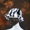 Sombreros de ala ancha Sombrero de cubo de piel sintética Invierno Cálido Peludo para mujeres Señora Espesar Bob Panamá Pescador al aire libre Gorras Niñas Y22112373