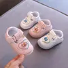 F￶rsta vandrare 2022 Autumn Toes-Capped Baby Shoes Girls Princess Toddlers Cartoon Pink Anti-Collision Cute Fashion Flats Heart Chic