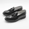 Tênis de meninos sapatos de vestido preto couro faux slip na borla mocassins para festas de casamento crianças calçadas formais de sapato clássico 221115