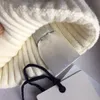 Diseñador Francia Skull Caps Insignia bordada Gorro de punto de lana con bola de pelo de zorro extraíble para mujer Cálido en otoño e invierno Fashi2543