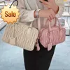 Torebki damskie luksusowe od projektantów Miu New Boston torby na poduszki miękka owcza skóra na ramię zachodnia plisowana torba Crossbody Factory Direct Sales