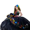 Mexiko Quinceanera-Kleider, bunte Blumenstickerei, traditionelle Abschlussball-Party-Kleider, herzförmiges Korsett, süßes 15-Mädchen-Bankettkleid, hinten mit Schnürung