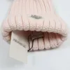 قبعات الشتاء القبعات النساء والرجال بيني مع مصمم الراكون الحقيقي فور الفراء pompoms دافئ فتاة قبعة Snapback بومبون بيني 11 ألوان