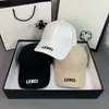 Designer New Letter Baseball Cap English Peaked Caps Trendiga vilda m￤n och kvinnor samma solhatt