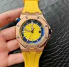 Múltiplos estilos homens assistem a movimento automático White amarelo laranja azul preto Dial preto 42 mm Relógios de alça de borracha mecânicos