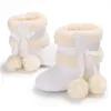 First Walkers Winter Snow Baby Boots 7Colors Warm Fluff Balls Indoor Cottton Suola in gomma morbida Scarpe per bambini nati da neonato 221117