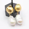 Orecchini pendenti Classici perle Keshi bianche naturali barocche interne placcate color oro fatte a mano per le donne