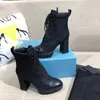 Women ROIS Boots Plaque Lace Up Boots 9.5cm High Heels Cheels Boot Boot Black 100 ٪ Boots Combat Combat Boots مع صندوق NO256