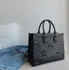 Projektantka Onthego Tote Bag Wysokiej jakości luksusowe torebki marki wytłaczane empreinte moda skóra ramię pm mm gm czarny w torbie na zakupy 526