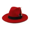 Bérets Rouge Fedoras Chapeaux Unisexe Fedora Chapeau Hommes Panama Top Cap Plume Large Brim Party