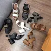 Sandaler Wedding Shoes Designer Silhuett Kvinnor Läder med hög klackar Ankle Strap Mid Sandal Flower-Shaped Heel Dress Box 328