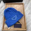 Stickad mössa mössa med logotyp Designer dödskalle kepsar för man kvinna vinter hattar 10 färg