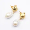 Dingle örhängen klassisk naturlig vit keshi pärla barock inuti guldfärg pläterad stud handgjorda för kvinnor