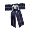 Spille Insetto di cristallo Ape Donna Spilla Bowknot Archi Cravatta Papillon Panno Pin Stripe Cravatte Regali di moda Distintivo vestito