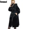 Damen-Trenchcoat aus Lederimitat Nerazzurri in Schwarz, warm, übergroß, glänzendes Lackleder, langärmlig, mit Reißverschluss, Herbstmode, Windjacke 221117