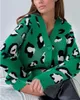Damenpullover Winter Beige Leopardenmuster Strickjacke mit Knöpfen Übergroße Jacke Lose Grün Dicke warme Strickjacke für Frauen 2022