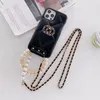 New Pearl Designer Factions for iPhone 14 Pro Max Shells 11 12 13 13Pro 13Promax Case Letters Shell Crossbody Bracelet 22111811f