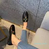 Dames jurk schoenen slippers vertrappen luxe designer lederen casual platte hak metalen buckle dames loafers luie boot ronde tenen