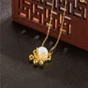 Party Favor Designer Mode de style chinois Ruyi Xiang Yun pendentif de verrouillage de la paix collier femme or antique avec imitation Hetian jade blanc longue durée de vie