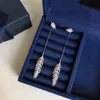 Женщины высококачественные серьги браслеты устанавливают классические буквы серебряные алмазные листья жемчужины дизайнер модный бренд роскошный браслет