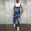 Jeans da uomo Moda Tute strappate Lunghezza alla caviglia Stampa di lettere Salopette in denim effetto consumato per uomo Pantaloni con bretelle 221118