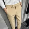 Pantaloni da uomo Moda estiva Abito verde scuro Colore puro Lavoro d'affari Abito slim fit Pantaloni alla caviglia da ufficio 221118