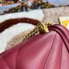 Bolso de diseñador clásico para mujer Puntada de coche de moda Raya geométrica Solapa horizontal Bolso superior cuadrado Amor Mariposa Cadena de perlas Bolso bandolera de un hombro