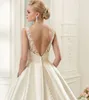 2023 Sleeveless Tulle Wedding Dresses Elegant Bridal Gowns Illusion luxury Beautiful A-Line Neckline Appliques Custom Made Court Train