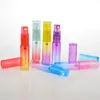 Bottiglia di profumo di vetro colorato portatile all'ingrosso da 4 ml con contenitori cosmetici vuoti per atomizzatore per viaggi