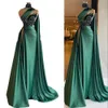 2023 Robes de soirée sexy vert foncé porter avec plume col haut une épaule cristal paillettes perles haut côté fendu longueur de plancher gaine robe de soirée robes de bal