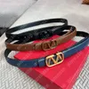 Bayan Tasarımcılar Kemerler Moda Deri Kemer Klasik Mens Casual Kemer Harf V Kuşak Lüks Ceinture Cintura 2.5cm için Tokalı Kemer Pürüzsüz