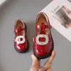 Sneakers Children's Mary Janes Spring Girls Red Skórzowe buty z kryminalistą i Bow Korean Wszechstronne unikalne dla dzieci mieszkania 221117