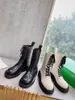 Couro Martin Boots 2022 Autumn e inverno Novo estilo britânico Lace Up Botas de cachimbo de fumaça de salto grosso curto curto