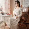 Vêtements de nuit pour femmes Robe de nuit vintage Femmes Chemise de nuit victorienne Printemps Automne Manches longues Coton Princesse Chemises de nuit Peignoir Homewear