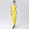 Robes décontractées Robe pour femmes sur mesure Vêtements pour femmes Jaune Creux Sans manches Halter Slolid Gaine Longue Personnalisée