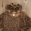 Set di abbigliamento Bambino Neonata Vestiti Volant Leopard Manica lunga Top T-shirt Arco Leggings Pantaloni Fascia per capelli nata Tuta Abiti 221118