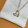 Womens Love Necklace Designers Luxurys Pendant Pearl Necklaces For Women Gold Heart Necklace Designer Smycken With Box 184Z