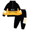 Conjuntos de roupas para crianças meninos de criança definida Spring Autumn Crianças esportes roupas com capuz de menino Baby Gary Splice calças Ternos 2 8y 221118