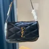 Bolsos de hombro de diseñador Hobo para mujer Bolsos clásicos para mujer Bolso cruzado de cuero Bolso de letras de invierno Bolsos de moda de calle 23 22111812