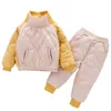 Set di abbigliamento Autunno Inverno Completo per bambina più velluto due pezzi Set Ragazzo trendy per bambini Cappotti e pantaloni in cotone con cappuccio Abbigliamento per bambini16Y 221117