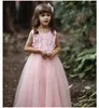Девушка платья Скюнбей розовый цветочный цветочный с блестка