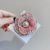 Spille Tessuto coreano Perla Camelia Fiore Pin Maglione Abito Corpetto Spille Gioielli di moda Regali per le donne Accessori