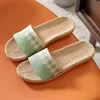 Kvinnliga män blockerar linne inomhus och utomhushem trägolvplattor Anti Summer Four Seasons Linen Open Toe Straw Slippers J220716